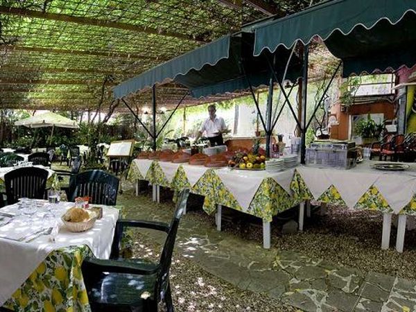 Hotel delle Muse - foto 1873.jpg