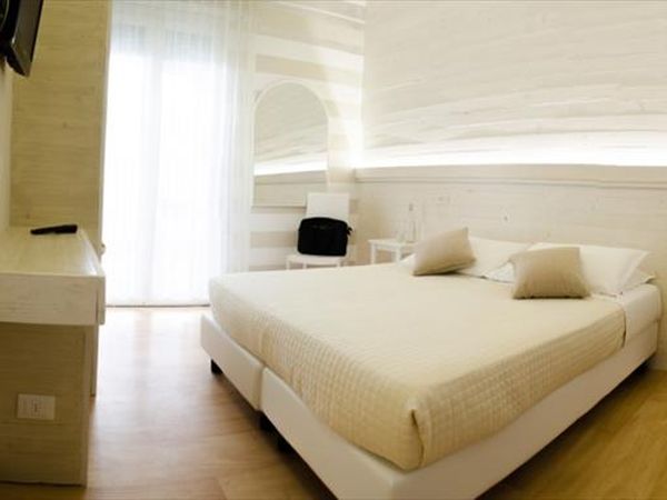 Mona Lisa Hotel - foto 25748.jpg