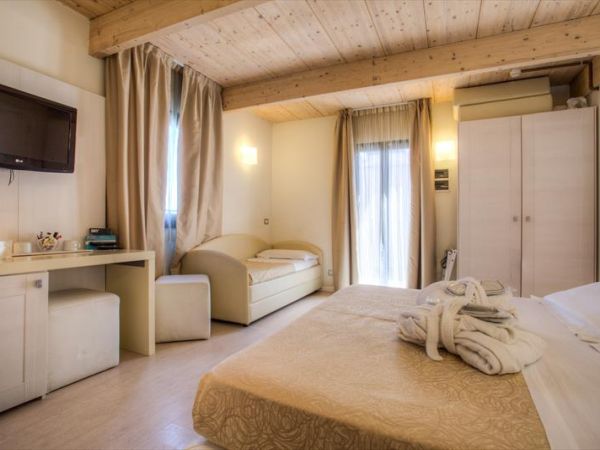 Ferretti Beach Hotel - foto 29507.jpg