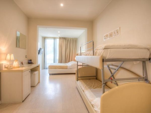 Ferretti Beach Hotel - foto 29510.jpg