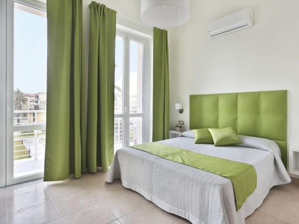 Hotel Nuovo Tirreno  - foto 32655.jpg