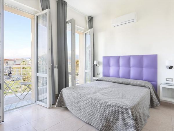 Hotel Nuovo Tirreno  - foto 32666.jpg