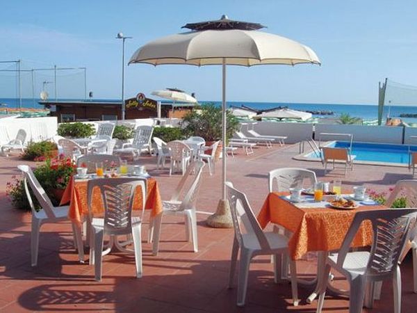 Hotel Embassy  - foto 14224.jpg