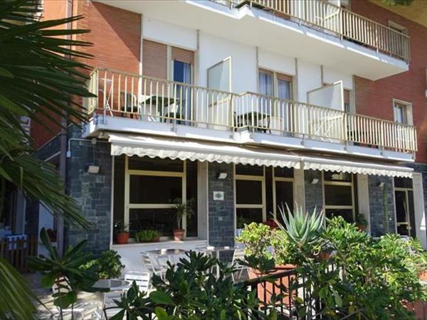 Family hotel Ambassador - Laigueglia (SV)