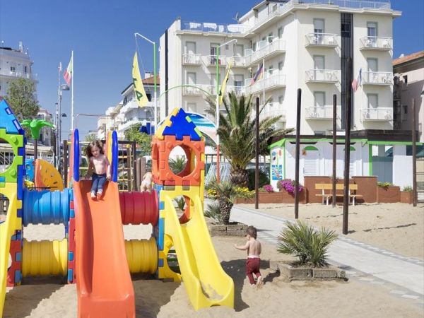 Family hotel Vela dOro