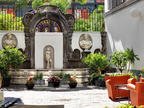 Hotel Piazza Bellini & Apartments