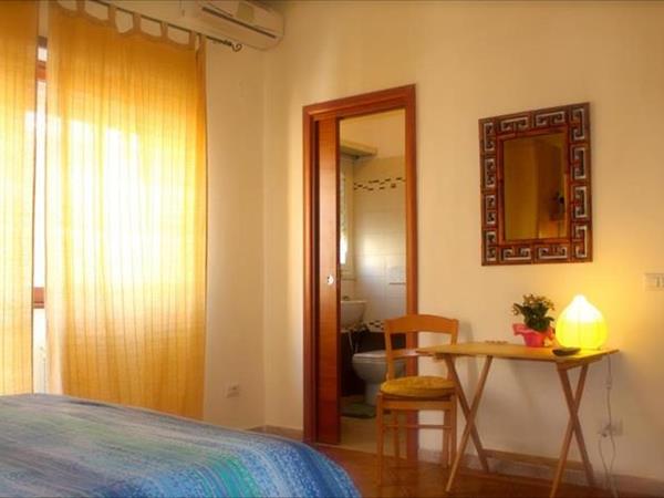 Al Porto Di Roma B&B