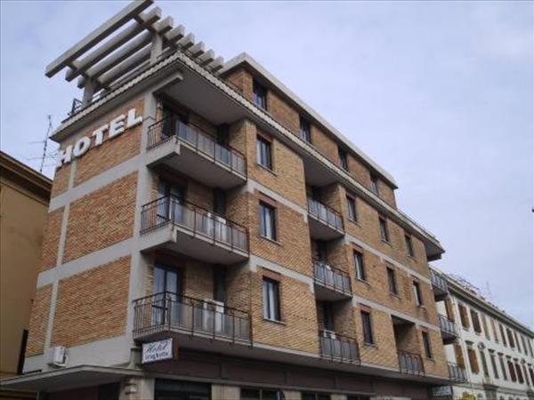 Hotel Traghetto - Civitavecchia (RM)